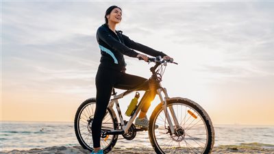 تفسير حلم ركوب الدراجة في المنام للعزباء والمتزوجة