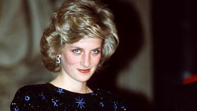 بيع فستان الأميرة ديانا بمبلغ خرافي في مزاد علني لمشتري مجهول 