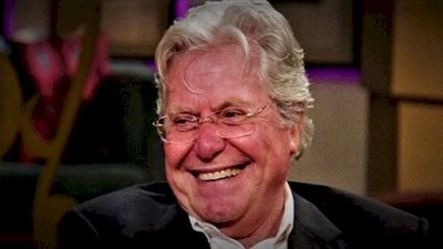 حسين فهمي يكشف حقيقة تعرضه لوعكة صحية شديدة