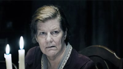 وفاة النجمة العالمية كيسي كرامر عن عمر 67 عامًا