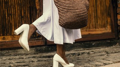  تفسير حلم الحذاء الأبيض في المنام للعزباء والمتزوجة