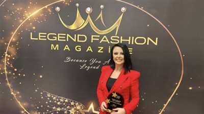 من هي ميلتم جوناي التي تسبب كوب «ستاربكس» في طردها من عملها؟ (صور)