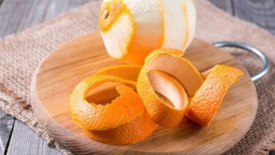 3 فوائد لقشور البرتقال في التخلص من زفارة الدجاج 