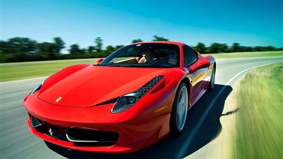 تفسير حلم السيارة الحمراء في المنام للمتزوجة والحامل 