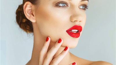 أفكار مكياج تزيدك جمالا مع أحمر الشفاه لإطلالة رائعة