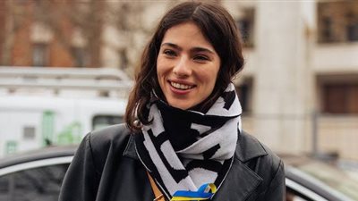 الجزائرية لولي باهيا تتألق في إعلان أحمر الشفاه YSL الجديد (صور)