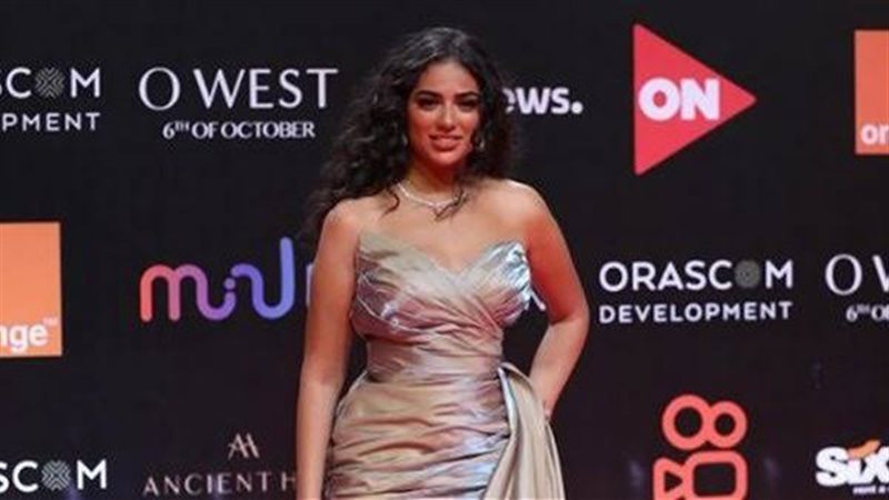 الفنانة الشابة ثراء