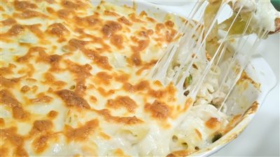 طريقة عمل طاجن المكرونة بالدجاج والجبن الشيدر 