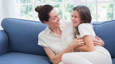 4 عبارات تحب ابنتك المراهقة سماعها