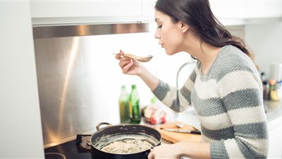 5 حيل ذكية لإصلاح أخطاء الطهي الشائعة وإنقاذ الموقف