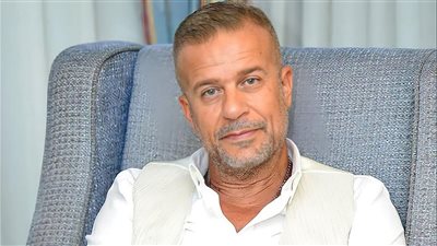 شريف منير يوجه طلبا لجمهوره ويتحدث عن طليقته (فيديو)