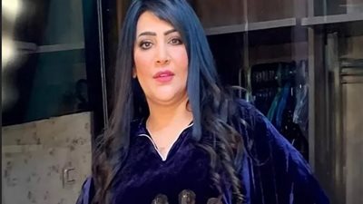 بدرية طلبه للفنانة بوسي: مش كل شوية هتخانق علشانك