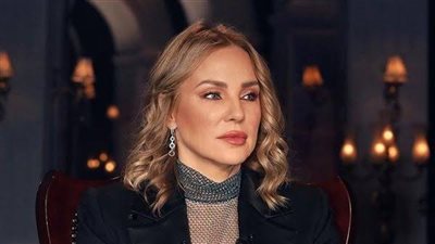 تعليق غريب من شيرين رضا على ألبوم عمرو دياب الجديد 