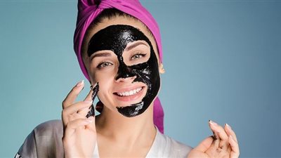 فوائد وأضرار ماسك الفحم للبشرة