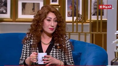 تعليق صادم من إيناس مكي بشأن شقيقها الفنان أحمد مكي