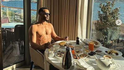 أول تعليق من محمد رمضان على بوسة الكويتية إيما شاه: «مقدرتش أمنعها» (صور)