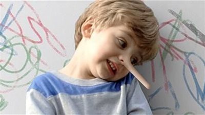 4 نصائح لتقويم سلوك طفلك الكذاب «لا تجبريه على الاعتراف»