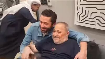 كريم محمود عبدالعزيز برفقة جورج وسوف في السعودية (فيديو)