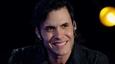 أمير عيد يكشف سر فصله من المدرسة أكثر من مرة وتأخر بلوغه (فيديو)