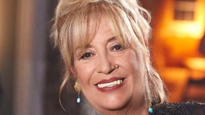 منى واصف تبكي بعد فوزها بجائزة الإنجاز مدى الحياة في Joy awards (صور) 