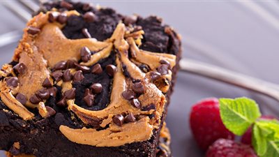 طريقة عمل البراونيز بزبدة الفول السوداني