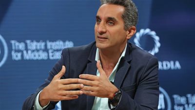 باسم يوسف يكشف عن موقف جمعه بعادل إمام: هزقني في التليفون