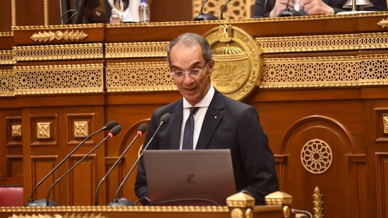 عمرو طلعت وزير الاتصالات