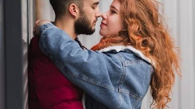 3 طرق لجعل امرأة برج السرطان تغرم بك 