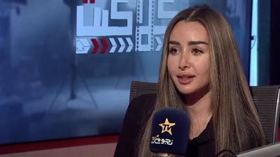 هنا الزاهد: اللي يغلط في أحمد فهمي هحط صباعي في عينه