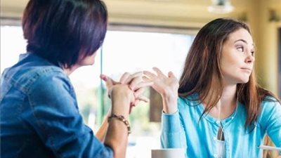 3 طرق تعرفي منها الأصدقاء الاستغلاليين (إنفوجراف)