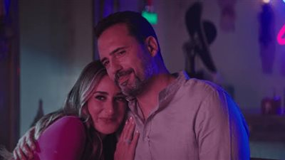 4 أفلام غير «أنف وثلاث عيون» تناولت إشكالية فارق السن في العلاقات العاطفية 