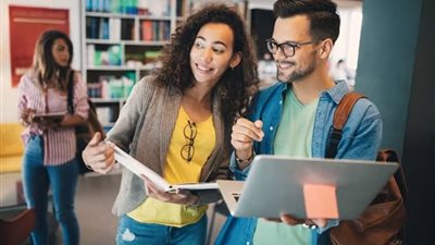 3 طرق لبناء صداقات جديدة (إنفوجراف)