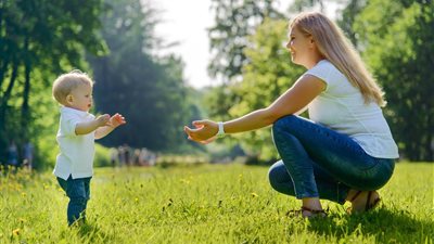 4 أسباب وراء تأخر المشي لدى الأطفال