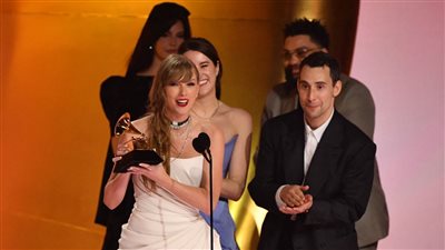 نجمات هوليوود يتألقن بلمسات العرب في حفل جرامي 2024 (صور) 