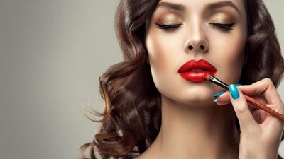 خطوات تطبيق مكياج ناعم في عيد الحب لإطلالة رومانسية