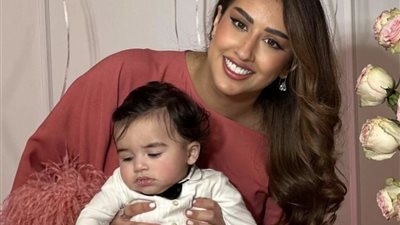 الكويتية فرح الهادي تحتفل بعيد ميلادها بهذه الطريقة (صور) 