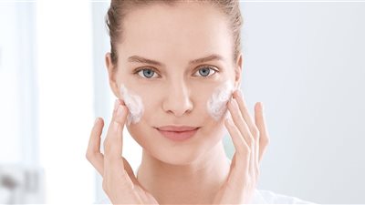 أفضل 6 كريمات لترطيب البشرة الجافة ( صور)