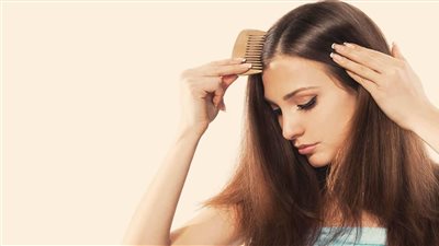 فوائد زيت الكركديه للشعر وطرق استخدامه