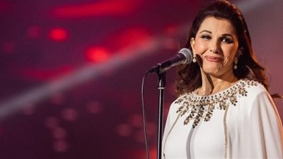 ماجدة الرومي في مرمي نيران الجمهور بعد كلمتها في حفل أبو ظبي