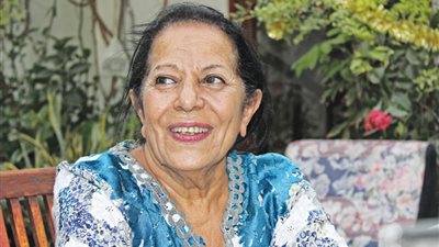 حمدة خميس | شاعرة إماراتية من مؤسسات الشعر الحديث في الخليج