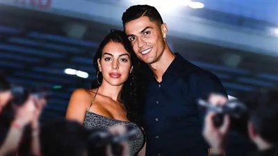 كيف احتفل كريستيانو رونالدو مع جورجينا رودريجيز بعيد الحب 2024؟ 