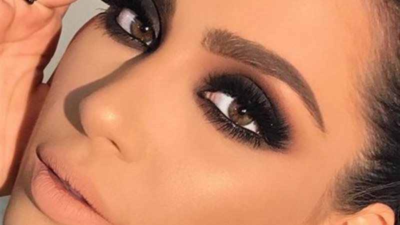 خطوات تطبيق مكياج