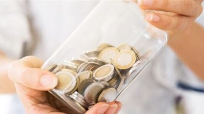 تفسير رؤية النقود المعدنية في المنام للعزباء والمتزوجة