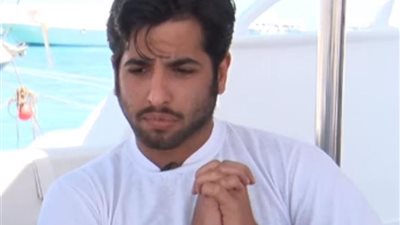 نجل هشام سليم يبكي على الهواء ويوجه طلبا لمتابعيه (فيديو)