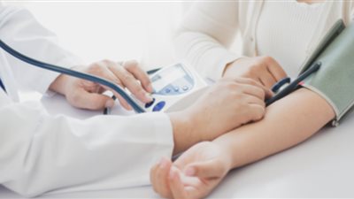 5 فحوصات يجب على المرأة إجرائها بعد سن الأربعين