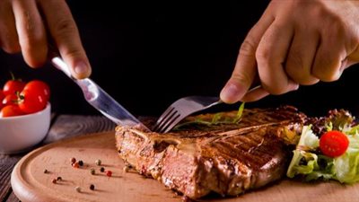 هل أكل لحم الإبل يُبطل الوضوء؟ «الإفتاء تُجيب»