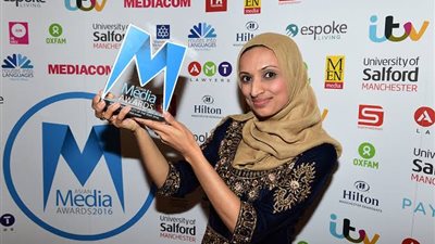 7 معلومات عن فاطمة منجي أول مذيعة أخبار بريطانية محجبة (صور)