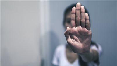 حكم رادع على المتهم بالاعتداء على بنت خالته الطفلة وفض بكارتها