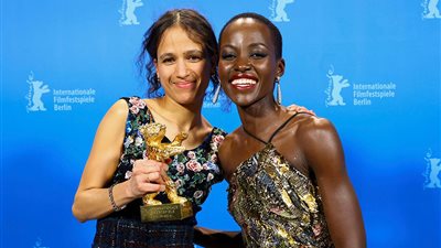 مخرجة سنغالية تفوز بالدب الذهبي في مهرجان برلين لأول مرة عن «داهومي» 