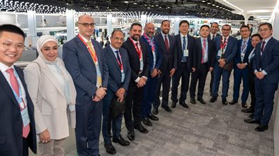 المصرية للاتصالات وهواوي تنفذان أول شبكة ألياف ضوئية في أفريقيا